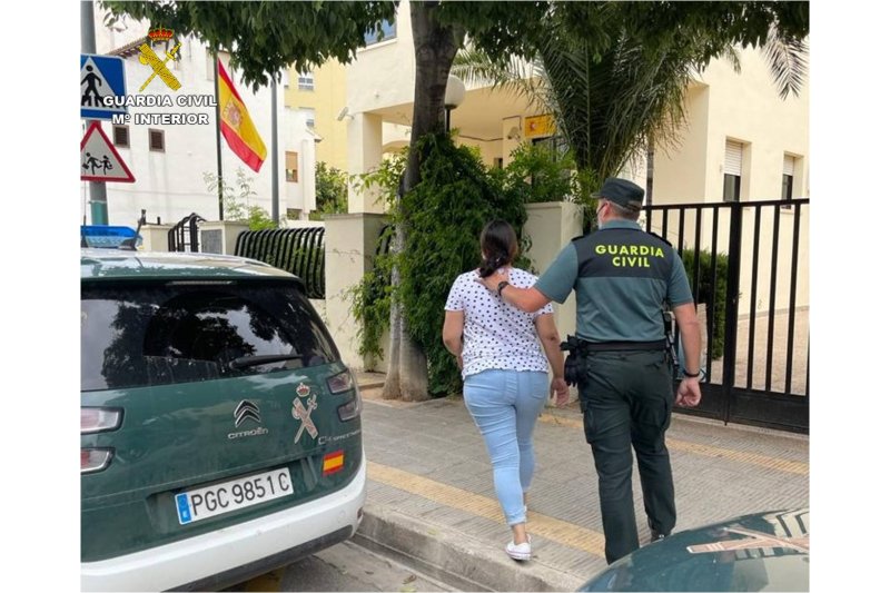 La Guardia Civil detiene en Calp a una banda de ladrones La Guardia Civil detiene en Calp a una banda de ladrones