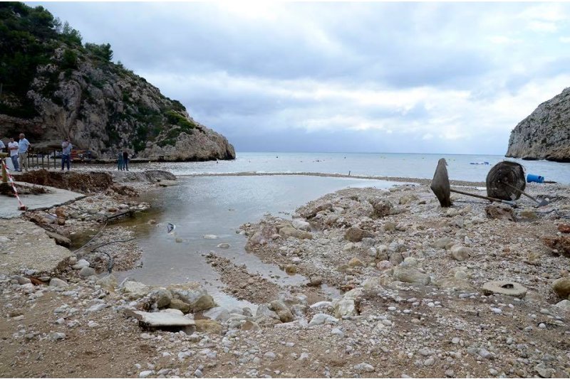 Destrozos en la Granadella y la Barraca por el temporal Destrozos en la Granadella y la Barraca por el temporal