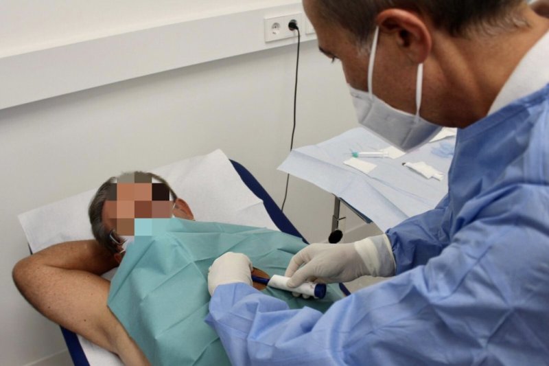 Policlínica Glorieta implanta el primer monitor cardiaco remoto insertable Biotronik IIIm en España Policlínica Glorieta implanta el primer monitor cardiaco remoto insertable Biotronik IIIm en España