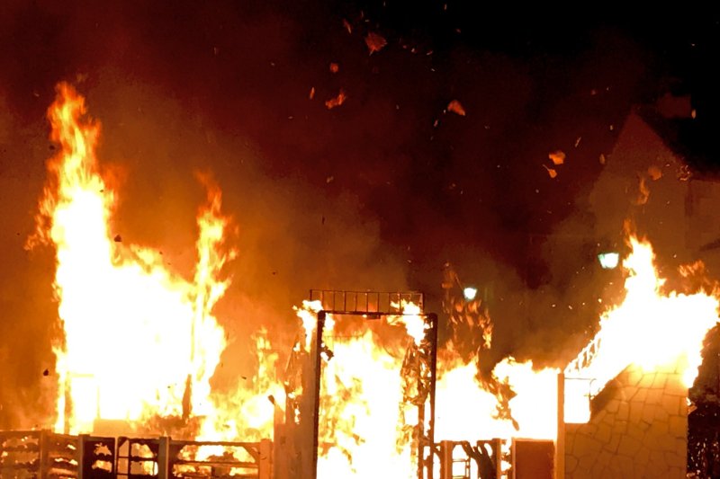 Pamis dedica la falla artesanal 2017 a la plaça de bous Pamis dedica la falla artesanal 2017 a la plaça de bous