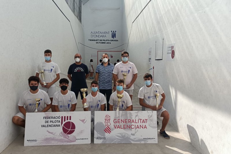 Un or, una plata i un bronze per a l’Escola Municipal d’Ondara en el campionat escolar de pilota grossa Un or, una plata i un bronze per a l’Escola Municipal d’Ondara en el campionat escolar de pilota grossa