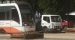 Otro accidente en un paso a nivel de Dénia: un camión se salta el semáforo en rojo e invade la vía del trenet  Otro accidente en un paso a nivel de Dénia: un camión se salta el semáforo en rojo e invade la vía del trenet