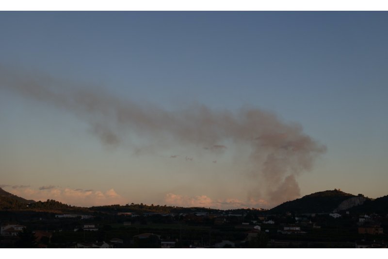 El gobierno de Xàbia pide disculpas por las molestias que genera el incendio de Ramblars El gobierno de Xàbia pide disculpas por las molestias que genera el incendio de Ramblars