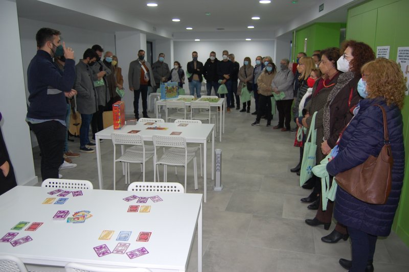 L’Espai Jove de Ondara abre sus puertas con una visita institucional para las asociaciones L’Espai Jove de Ondara abre sus puertas con una visita institucional para las asociaciones