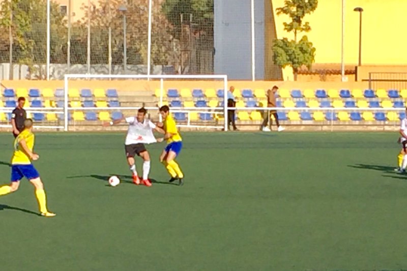 Futbol Preferente: El Dénia perd el primer partit a casa, el Jávea guanya en Alginet i el Calpe és golejat Futbol Preferente: El Dénia perd el primer partit a casa, el Jávea guanya en Alginet i el Calpe és golejat