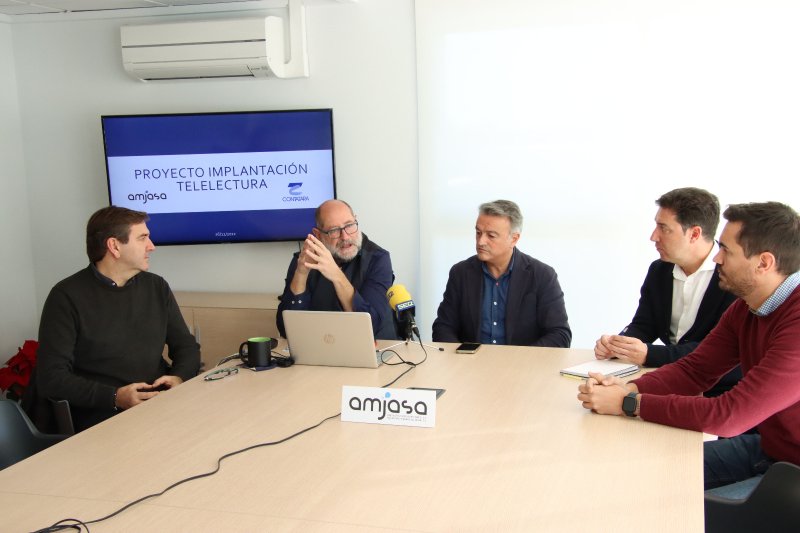 Amjasa implanta un nuevo sistema de telelectura que permite al abonado controlar el consumo o detectar fugas Amjasa implanta un nuevo sistema de telelectura que permite al abonado controlar el consumo o detectar fugas