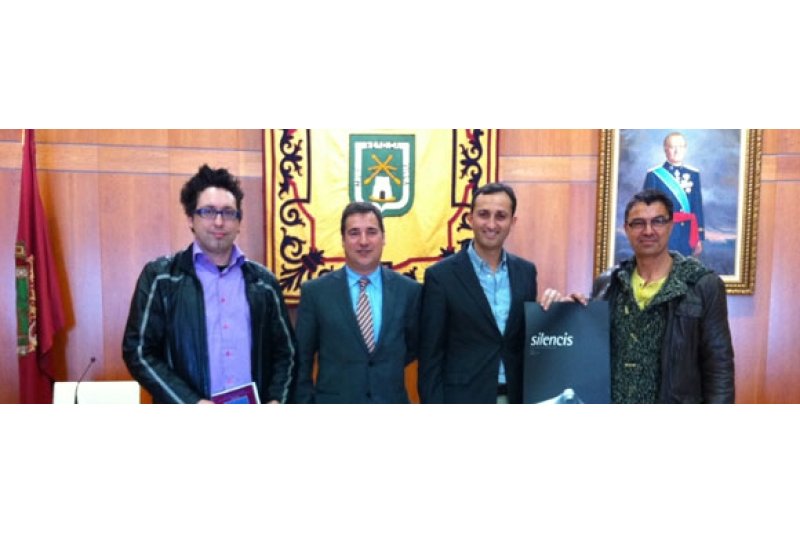 Una obra de teatro recoge productos para el Banco Municipal de Alimentos sin cobrar entrada Una obra de teatro recoge productos para el Banco Municipal de Alimentos sin cobrar entrada