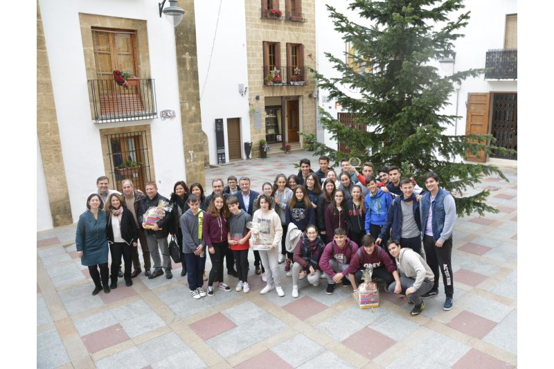 Xàbia premia dos audiovisuales de los centros educativos Antoni Llidó y Graüll Xàbia premia dos audiovisuales de los centros educativos Antoni Llidó y Graüll