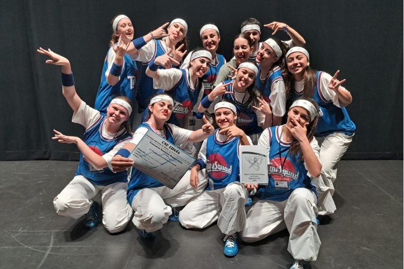 La escuela Endanza de Xàbia triunfa en el concurso nacional de Burgos y estará en el Europeo La escuela Endanza de Xàbia triunfa en el concurso nacional de Burgos y estará en el Europeo