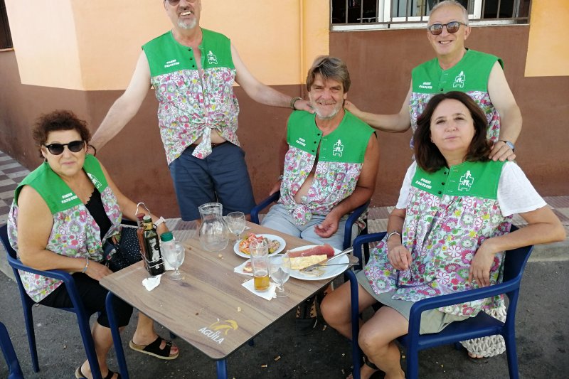 El Dia de les quintades fa emergir el vessant de germanor per a acomiadar les festes patronals de Benidoleig El Dia de les quintades fa emergir el vessant de germanor per a acomiadar les festes patronals de Benidoleig