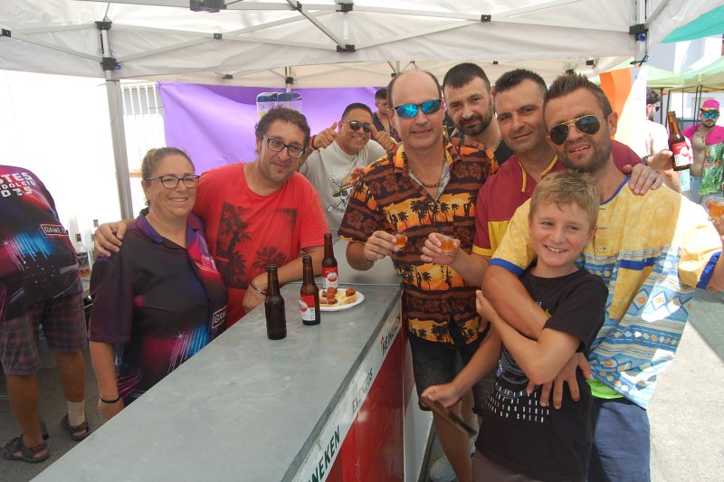 El Dia de les quintades fa emergir el vessant de germanor per a acomiadar les festes patronals de Benidoleig El Dia de les quintades fa emergir el vessant de germanor per a acomiadar les festes patronals de Benidoleig