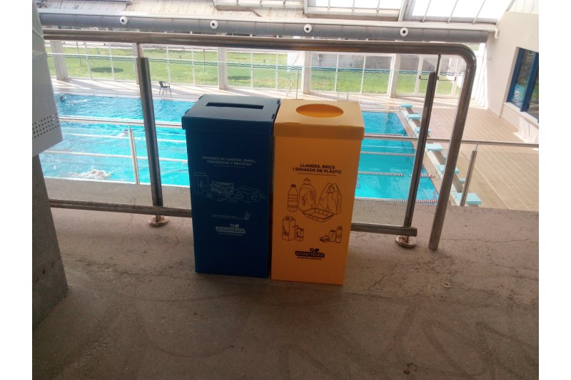 L'Ajuntament d'Ondara instal.la seixanta papereres per a la recollida selectiva en dependències municipals L'Ajuntament d'Ondara instal.la seixanta papereres per a la recollida selectiva en dependències municipals