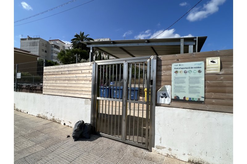 El PP de Pedreguer demana l’accés lliure als punts de dipòsit de residus i que s’equiparen les taxes del servei El PP de Pedreguer demana l’accés lliure als punts de dipòsit de residus i que s’equiparen les taxes del servei