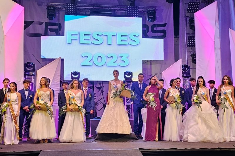 La presentació dels festers i festeres de Murla 2023 li obri la porta al trofeu de pilota dedicat al “Nel” La presentació dels festers i festeres de Murla 2023 li obri la porta al trofeu de pilota dedicat al “Nel”