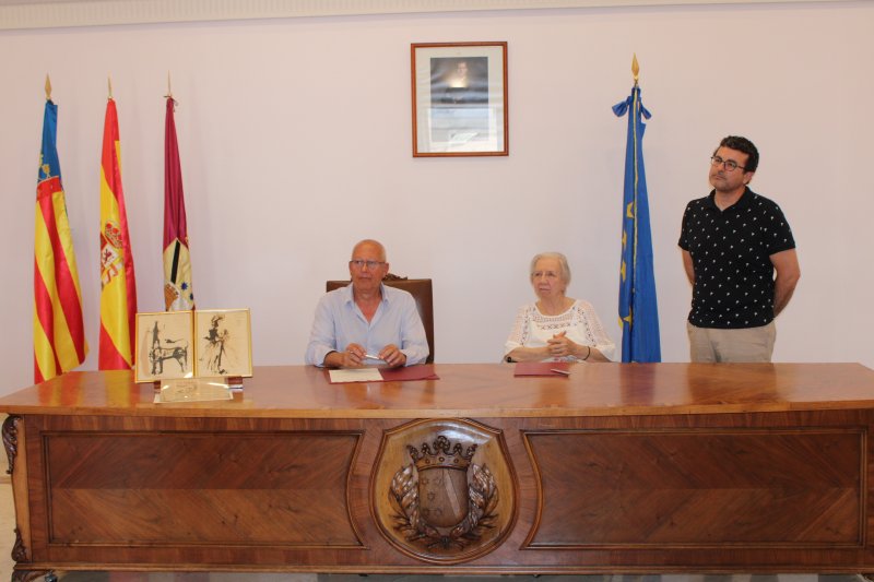 La doctora Peluffo dona al archivo dos obras del pintor José Caballero, muy vinculado a la ciudad  La doctora Peluffo dona al archivo dos obras del pintor José Caballero, muy vinculado a la ciudad