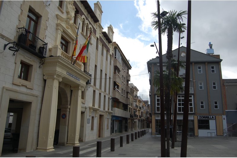 El Ayuntamiento de Pego coordina un banco de viviendas para acoger a refugiados del conflicto bélico de Ucrania El Ayuntamiento de Pego coordina un banco de viviendas para acoger a refugiados del conflicto bélico de Ucrania