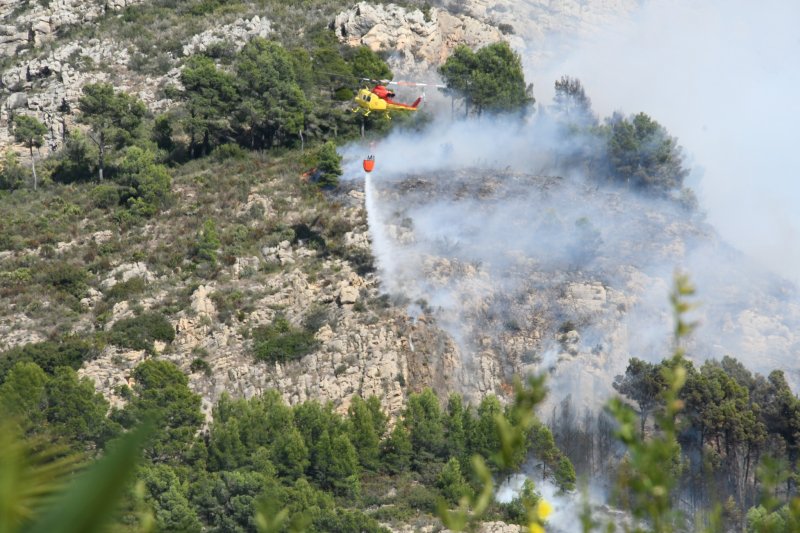 El incendio de Xàbia ya está controlado  El incendio de Xàbia ya está controlado