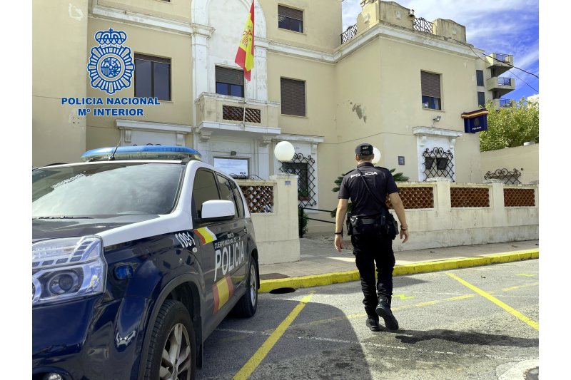 La Policía Nacional detiene a un fugitivo polaco cuando fue a Comisaría a hacer un trámite La Policía Nacional detiene a un fugitivo polaco cuando fue a Comisaría a hacer un trámite