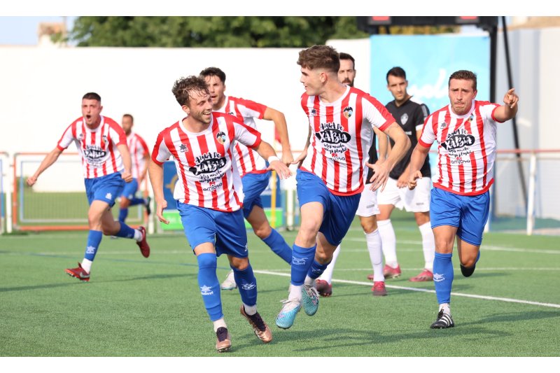 Regional Preferente: El Jávea gana al líder y celebra el ascenso a la Lliga Comunitat en medio de un gran ambiente Regional Preferente: El Jávea gana al líder y celebra el ascenso a la Lliga Comunitat en medio de un gran ambiente