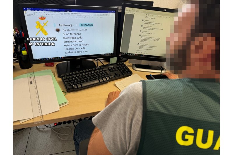 El ‘timo del amor’ llega a Gata: 80.000 euros a una mujer simulando ser un hombre residente en Estados Unidos  El ‘timo del amor’ llega a Gata: 80.000 euros a una mujer simulando ser un hombre residente en Estados Unidos