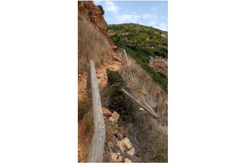 Muere un trabajador del Parque Natural del Montgó  tras cortarse el cuello con una motosierra  Muere un trabajador del Parque Natural del Montgó  tras cortarse el cuello con una motosierra