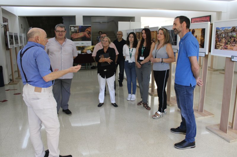 El Centro UNED Dénia abre una exposición de fotos que refleja las duras condiciones de vida de las niñas en Etiopía  El Centro UNED Dénia abre una exposición de fotos que refleja las duras condiciones de vida de las niñas en Etiopía