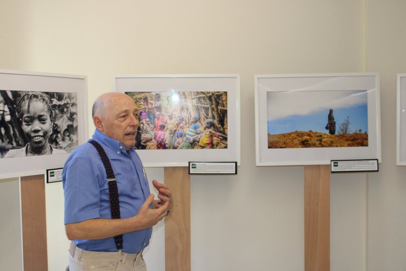 El Centro UNED Dénia abre una exposición de fotos que refleja las duras condiciones de vida de las niñas en Etiopía  El Centro UNED Dénia abre una exposición de fotos que refleja las duras condiciones de vida de las niñas en Etiopía