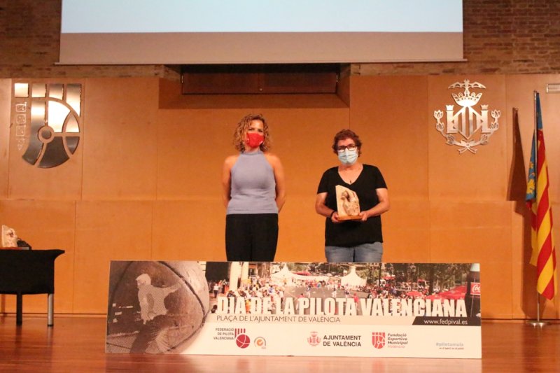 CANFALI MARINA ALTA rep el premi a la tasca informativa atorgat per la Federació de Pilota Valenciana CANFALI MARINA ALTA rep el premi a la tasca informativa atorgat per la Federació de Pilota Valenciana