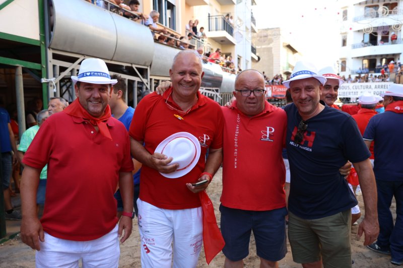 Passió desbordada amb els bous serrils de les Festes de Pedreguer Passió desbordada amb els bous serrils de les Festes de Pedreguer