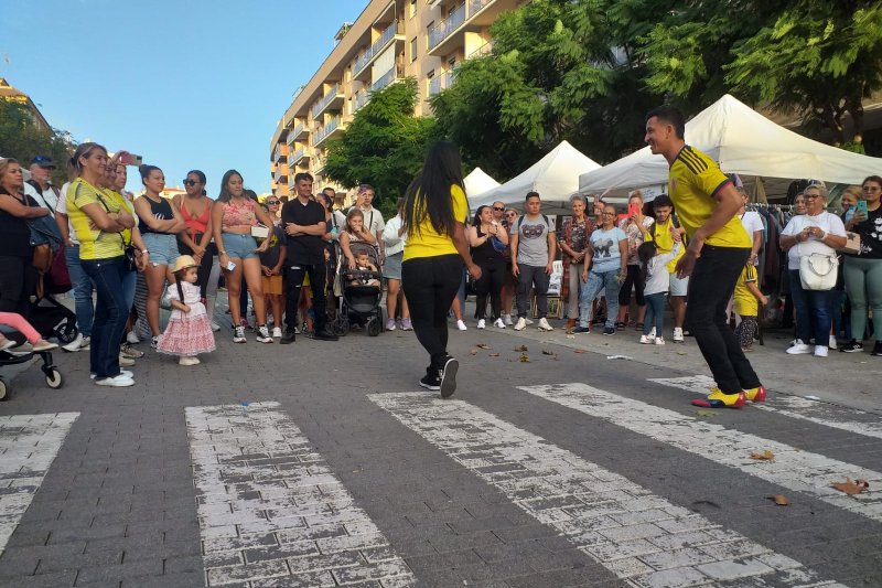 Fira d'Associacions de Dénia: Todos quieren ayudar a la sociedad  Fira d'Associacions de Dénia: Todos quieren ayudar a la sociedad