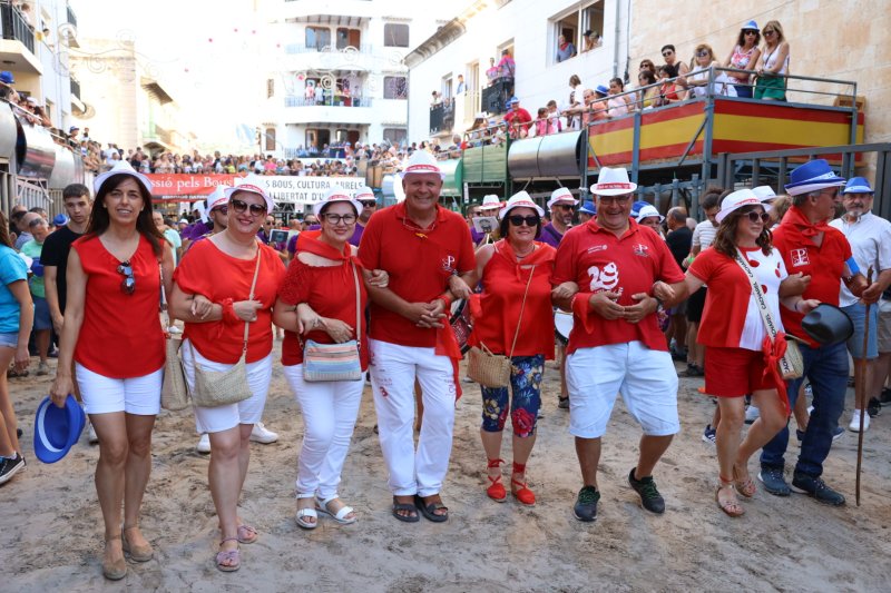 Passió desbordada amb els bous serrils de les Festes de Pedreguer Passió desbordada amb els bous serrils de les Festes de Pedreguer