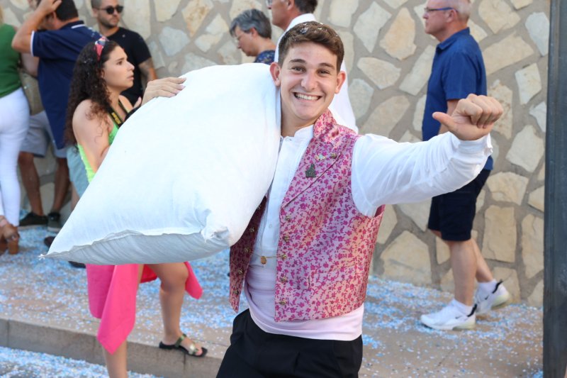 Més d’una vintena de carrosses desfilen en la primera jornada de cavalcada de Xàbia Més d’una vintena de carrosses desfilen en la primera jornada de cavalcada de Xàbia