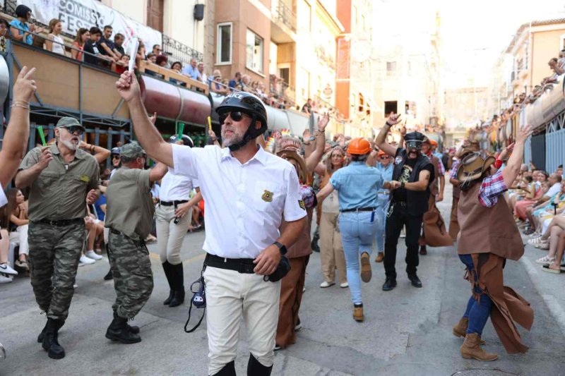 GALERIA de FOTOS de la DESFILADA de CARROSSES de les FESTES de JULIOL de PEDREGUER GALERIA de FOTOS de la DESFILADA de CARROSSES de les FESTES de JULIOL de PEDREGUER