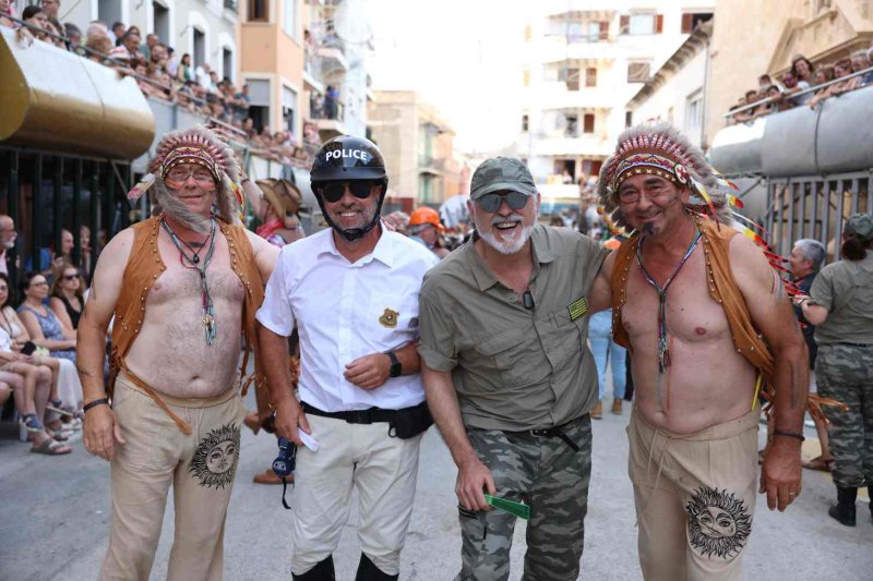 GALERIA de FOTOS de la DESFILADA de CARROSSES de les FESTES de JULIOL de PEDREGUER GALERIA de FOTOS de la DESFILADA de CARROSSES de les FESTES de JULIOL de PEDREGUER