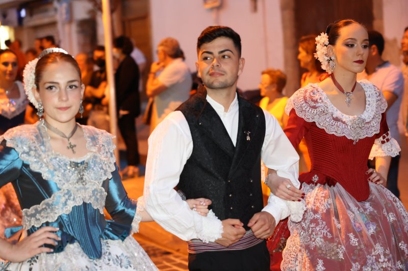 Marta Ortuño i Ariadna Serrat estrenen el seu regnat de Fogueres 2020 Marta Ortuño i Ariadna Serrat estrenen el seu regnat de Fogueres 2020