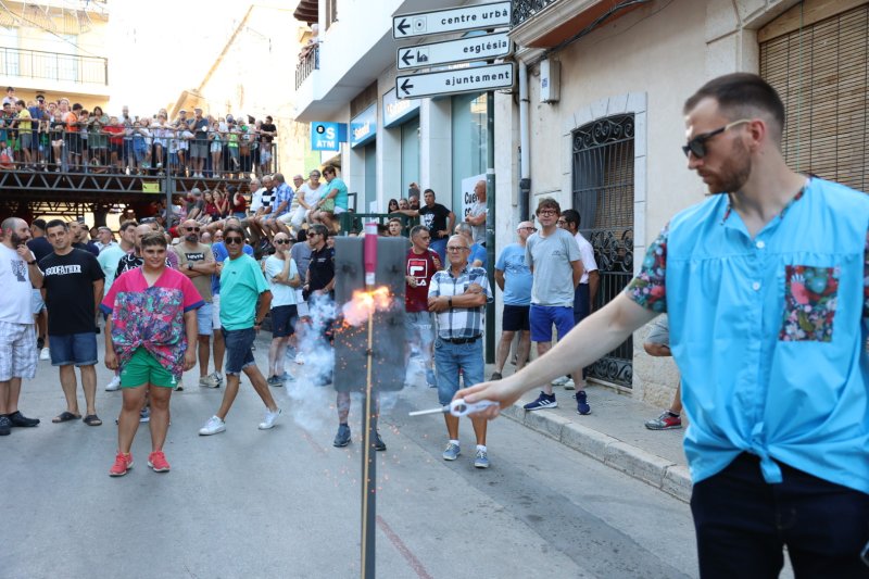 Pedreguer ja vibra amb els bous al carrer Pedreguer ja vibra amb els bous al carrer