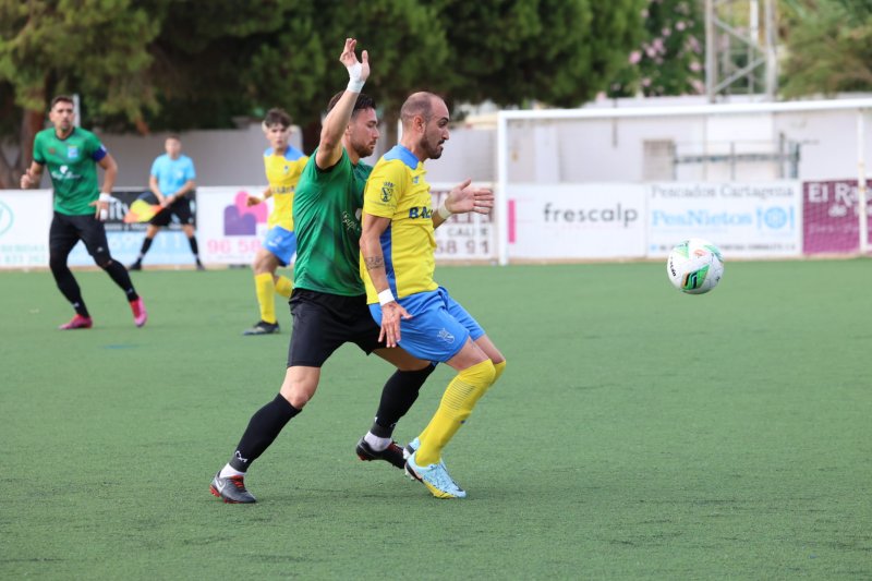 Regional Preferente: El Calpe se lleva los tres puntos ante el Dénia en un intenso derbi (1-0) Regional Preferente: El Calpe se lleva los tres puntos ante el Dénia en un intenso derbi (1-0)