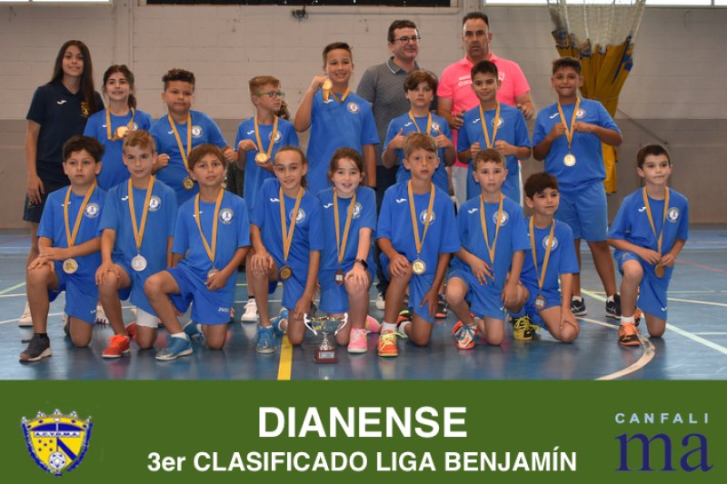 Fútbol Sala: La Xara, en alevín, y Paidos, en benjamín, triunfan en las ligas escolares de Dénia Fútbol Sala: La Xara, en alevín, y Paidos, en benjamín, triunfan en las ligas escolares de Dénia