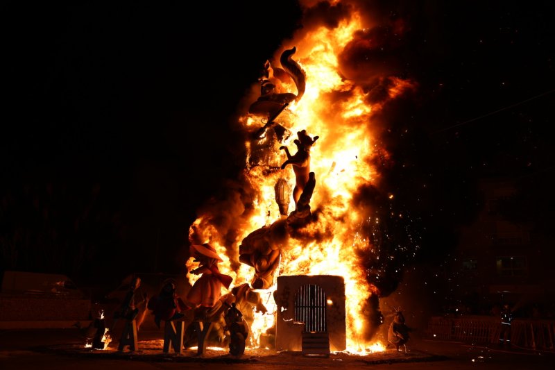 Adéu Fogueres 2022 de Xàbia Adéu Fogueres 2022 de Xàbia