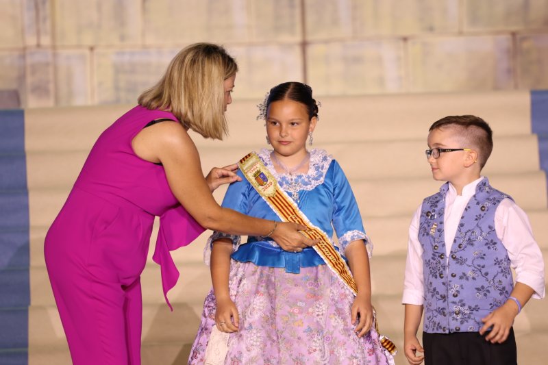 Marta Ortuño i Ariadna Serrat estrenen el seu regnat de Fogueres 2020 Marta Ortuño i Ariadna Serrat estrenen el seu regnat de Fogueres 2020