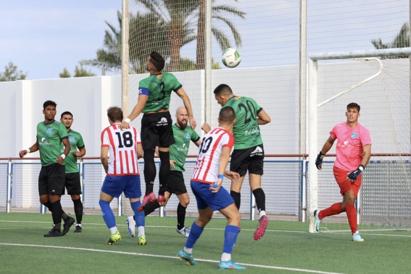 Regional Preferente: Jávea-Calpe empatan sin goles, y el Dénia cae en L’Olleria por la mínima (1-0) Regional Preferente: Jávea-Calpe empatan sin goles, y el Dénia cae en L’Olleria por la mínima (1-0)