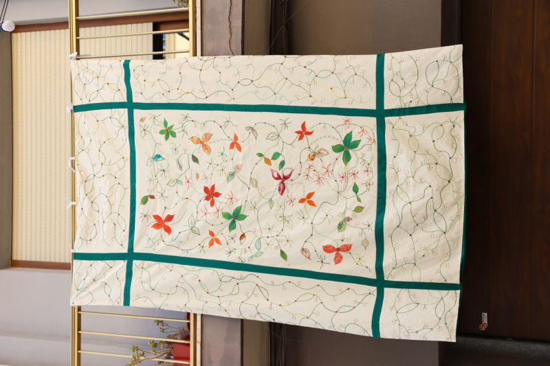 Art al Vent ja llueix els més de mig centenar de cobertors al Carrer La Bassa de Gata Art al Vent ja llueix els més de mig centenar de cobertors al Carrer La Bassa de Gata