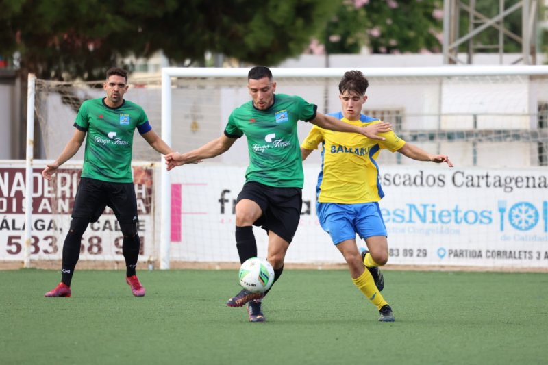 Regional Preferente: El Calpe se lleva los tres puntos ante el Dénia en un intenso derbi (1-0) Regional Preferente: El Calpe se lleva los tres puntos ante el Dénia en un intenso derbi (1-0)