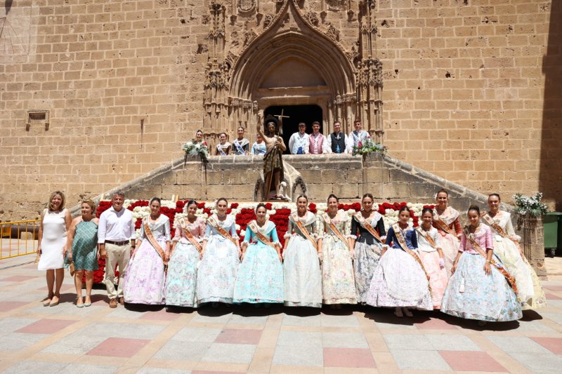 Les regines de Xàbia s’auto “indulten” de la foguera central Les regines de Xàbia s’auto “indulten” de la foguera central