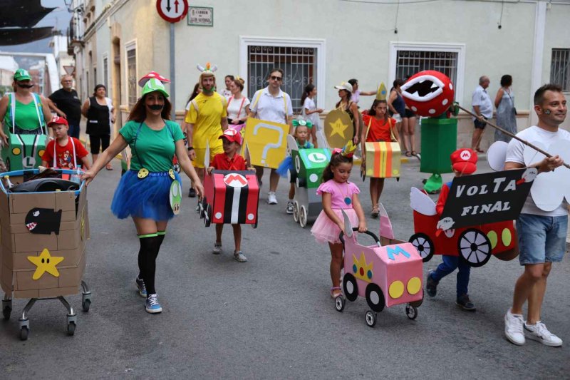 GALERIA de FOTOS de la DESFILADA de CARROSSES de les FESTES de BENIARBEIG GALERIA de FOTOS de la DESFILADA de CARROSSES de les FESTES de BENIARBEIG