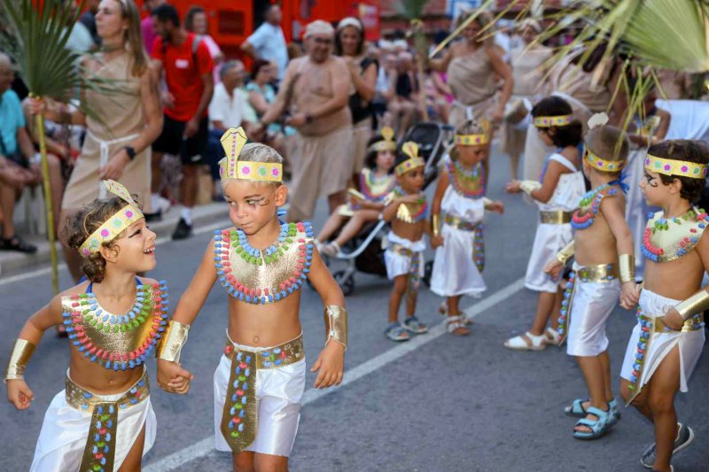 GALERIA de FOTOS de la DESFILADA de CARROSSES de les FESTES de BENIARBEIG GALERIA de FOTOS de la DESFILADA de CARROSSES de les FESTES de BENIARBEIG