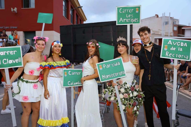 GALERIA de FOTOS de la DESFILADA de CARROSSES de les FESTES de BENIARBEIG GALERIA de FOTOS de la DESFILADA de CARROSSES de les FESTES de BENIARBEIG