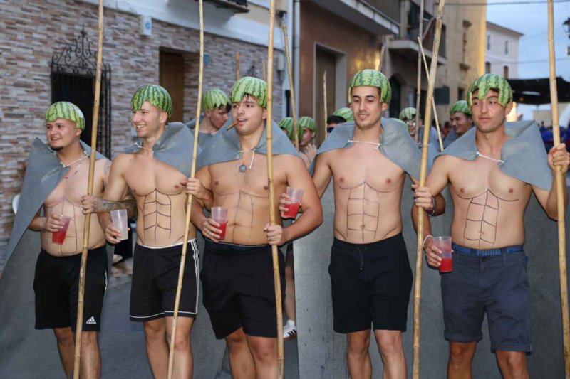 GALERIA de FOTOS de la DESFILADA de CARROSSES de les FESTES de BENIARBEIG GALERIA de FOTOS de la DESFILADA de CARROSSES de les FESTES de BENIARBEIG