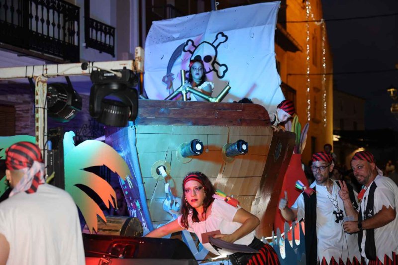 GALERIA de FOTOS de la DESFILADA de CARROSSES de les FESTES de BENIARBEIG GALERIA de FOTOS de la DESFILADA de CARROSSES de les FESTES de BENIARBEIG