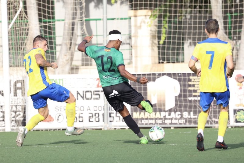 Regional Preferente: El Calpe se lleva los tres puntos ante el Dénia en un intenso derbi (1-0) Regional Preferente: El Calpe se lleva los tres puntos ante el Dénia en un intenso derbi (1-0)